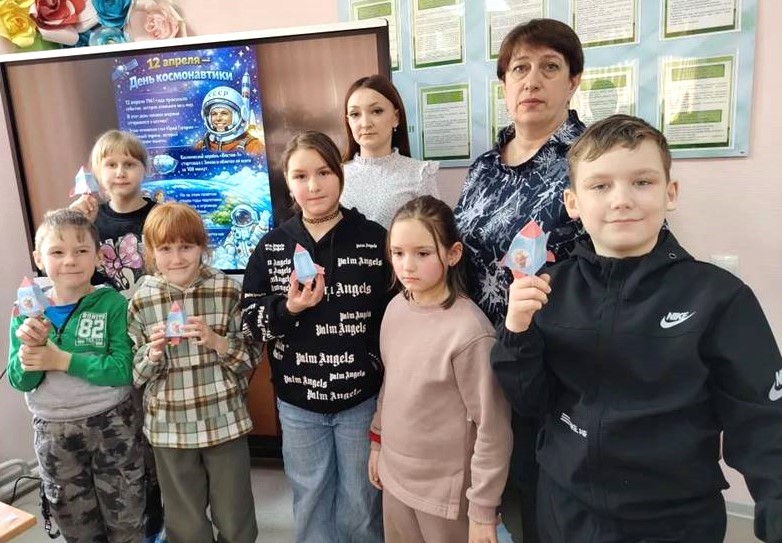 65 лет со Дня первого полета человека в открытый космос!
