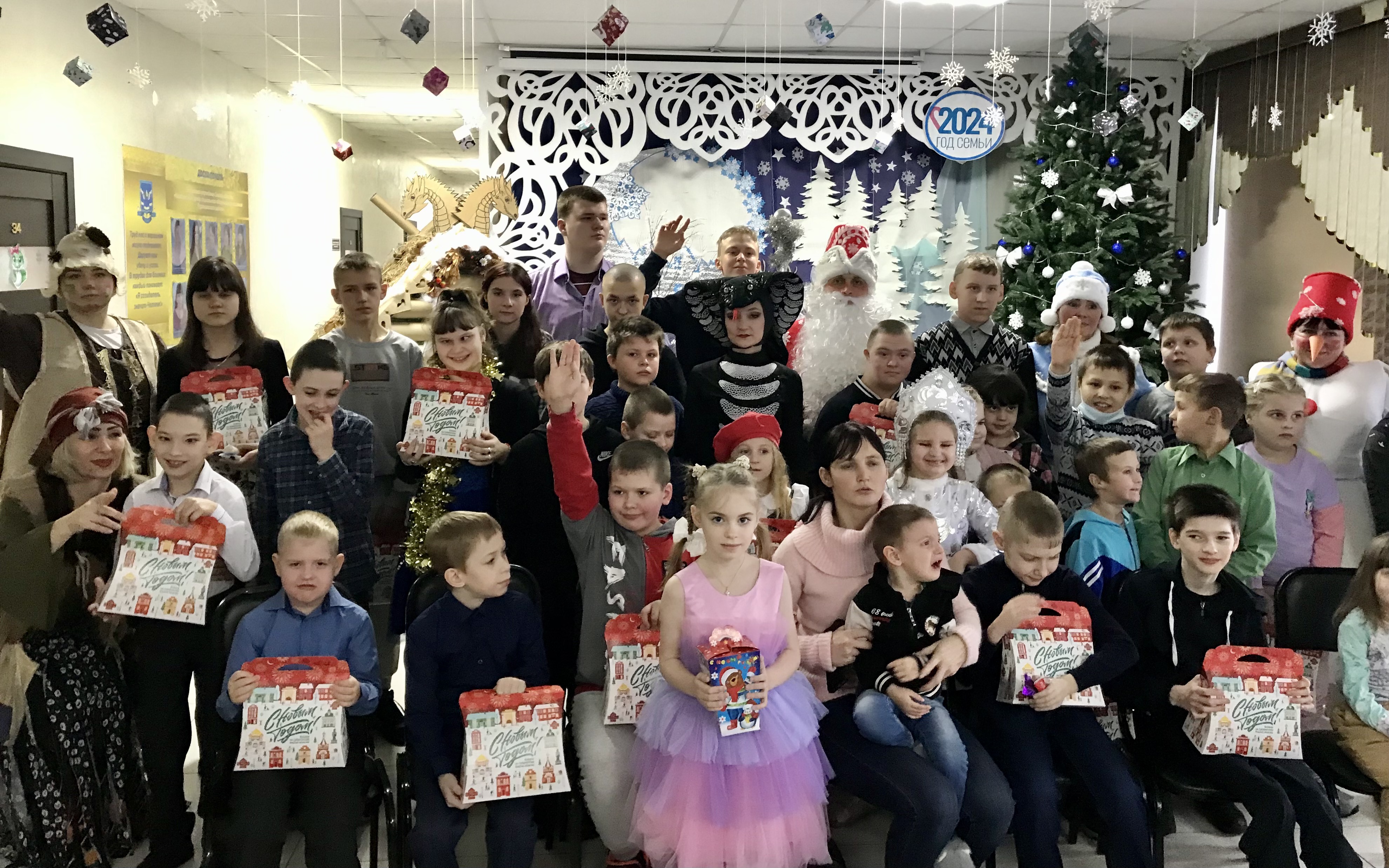 Здравствуй праздник новогодний!